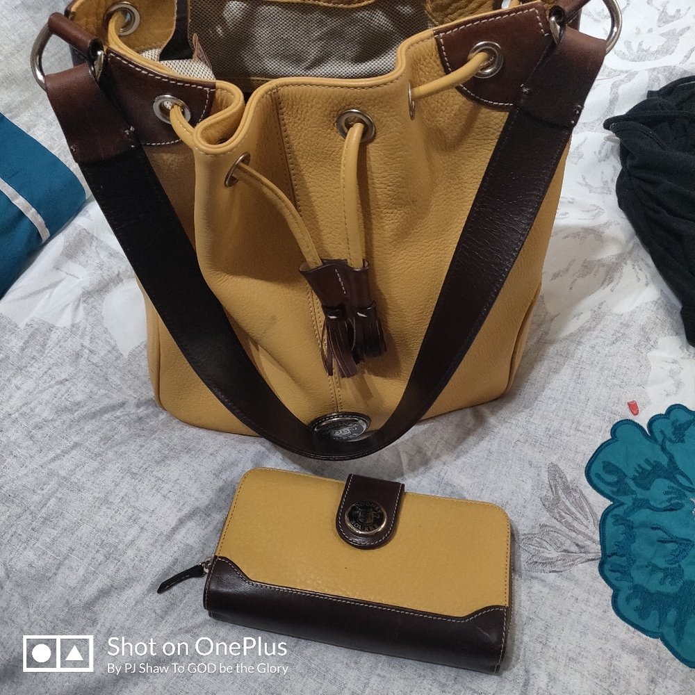 Dooney bag & Wallet "READ